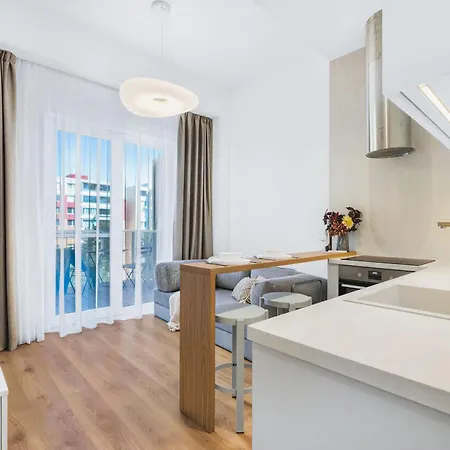 Zahradnicka With Parking And Balcony דירה