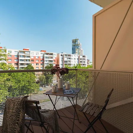 Zahradnicka With Parking And Balcony דירה ברטיסלאבה
