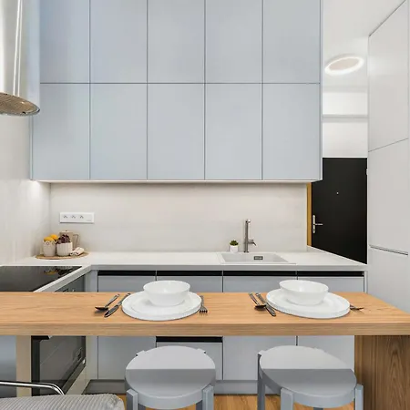 Zahradnicka With Parking And Balcony * ברטיסלאבה
