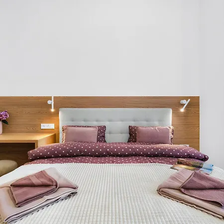 Zahradnicka With Parking And Balcony Bratislava